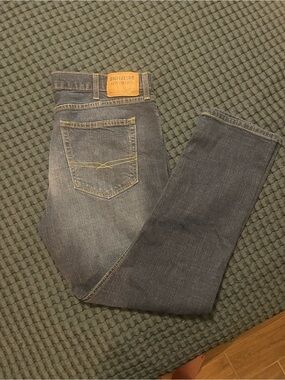 Signature by Levi Strauss Men’s Straight Taper Jeans